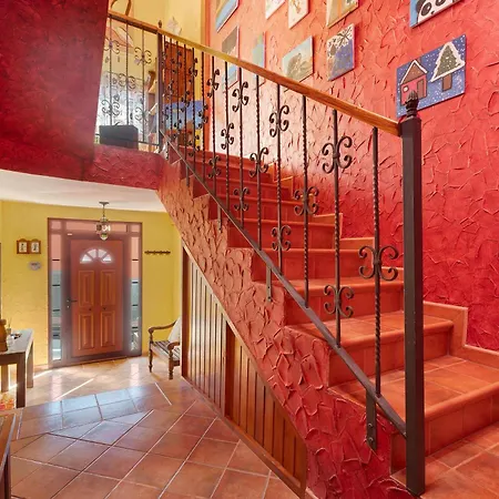 Casa Alberto Santos *